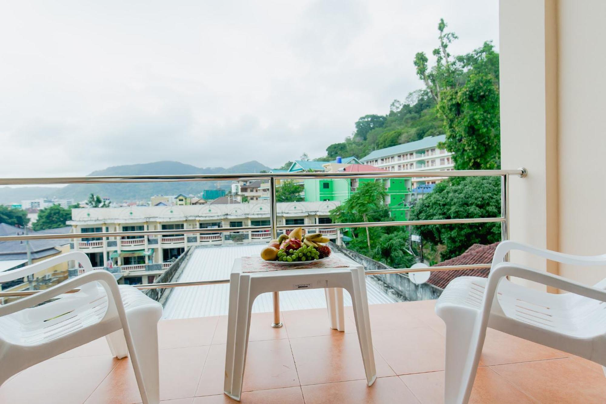 RK Guesthouse Patong Extérieur photo