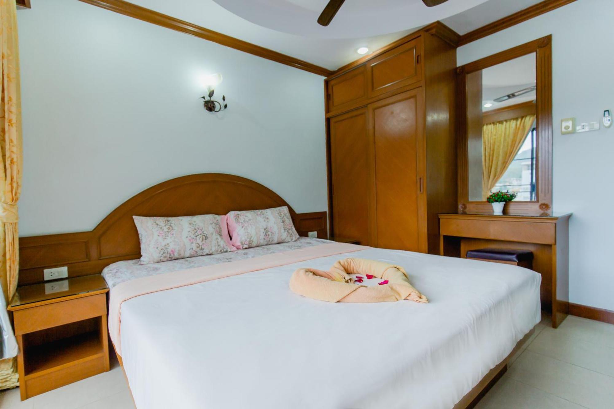RK Guesthouse Patong Extérieur photo